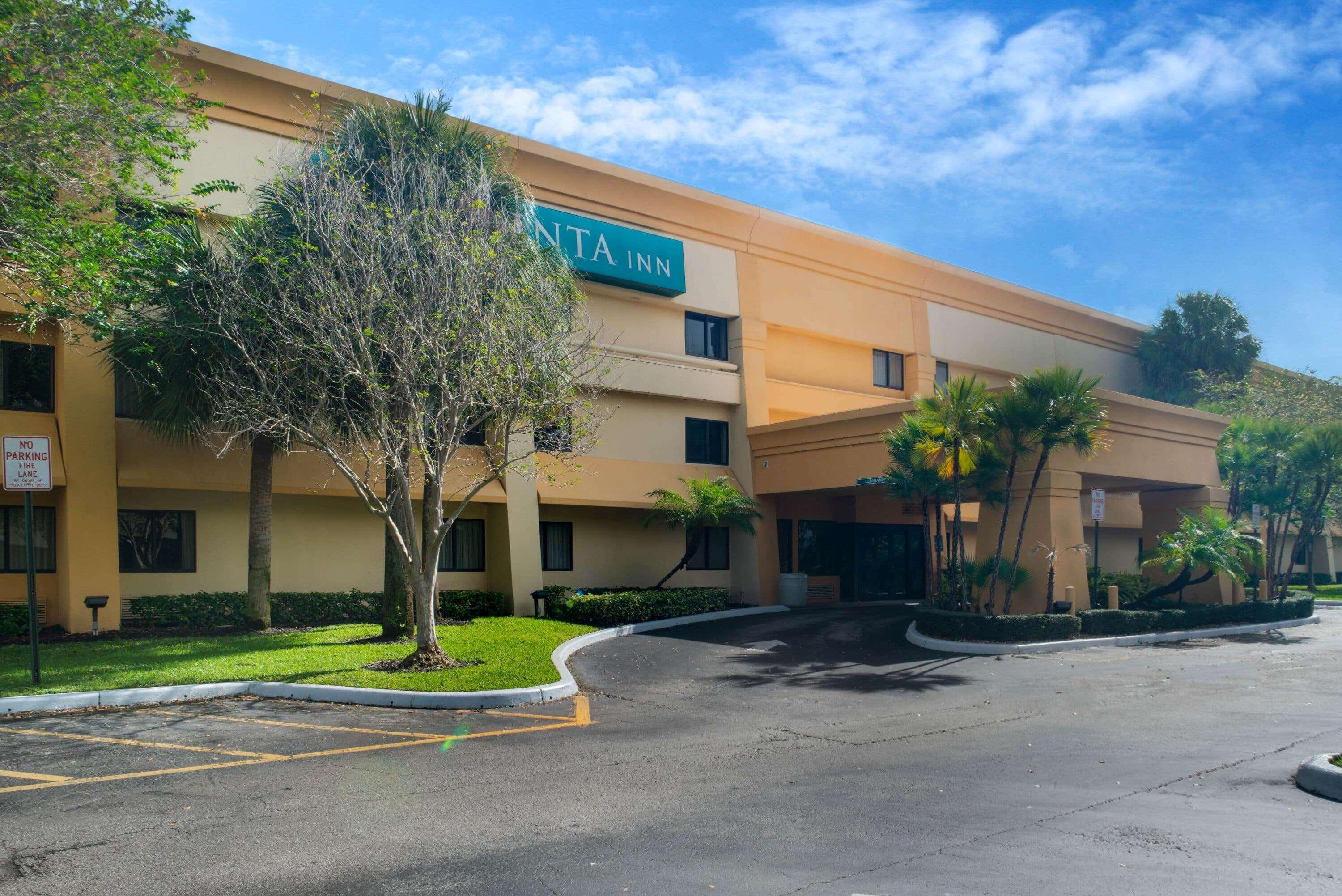 劳德代尔堡塔马瑞克东拉昆塔酒店 Lauderdale Lakes 外观 照片