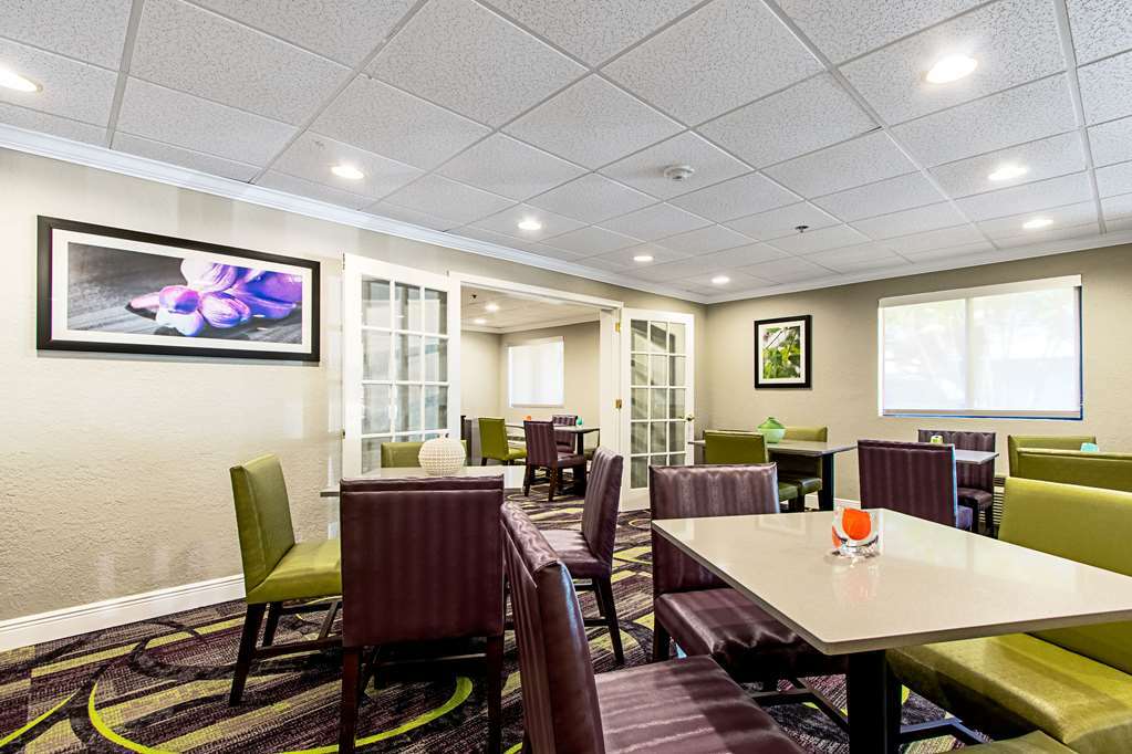 劳德代尔堡塔马瑞克东拉昆塔酒店 Lauderdale Lakes 餐厅 照片