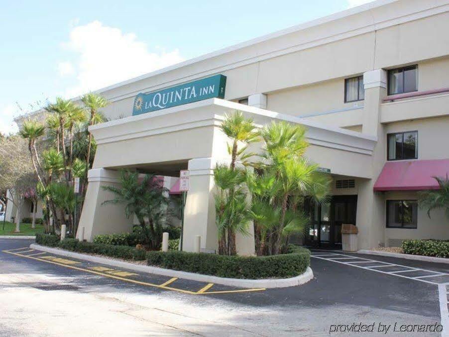 劳德代尔堡塔马瑞克东拉昆塔酒店 Lauderdale Lakes 外观 照片